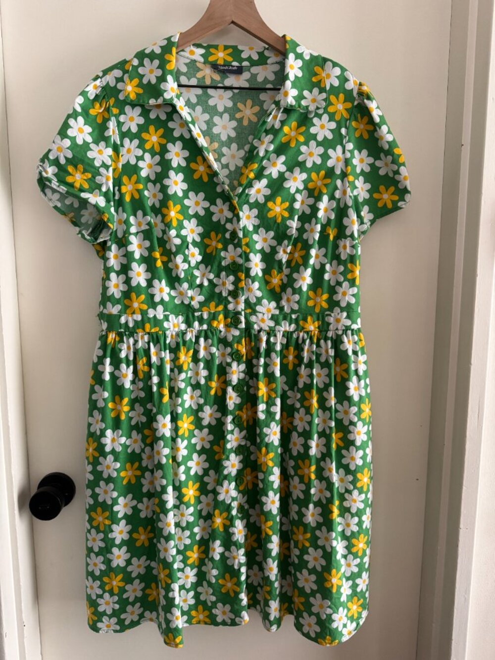 MODCLOTH retro daisy mini dress